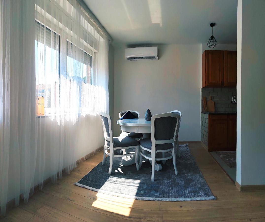 Spacious And Modern Apartment In Town Center Konjic Exterior photo